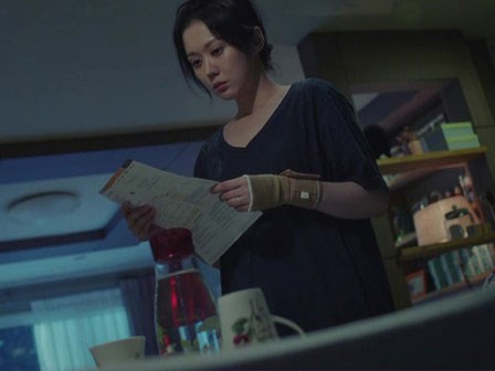 Nguyên nhân khó ngờ đằng sau việc vợ chồng luôn để đơn ly hôn kí sẵn trong tủ