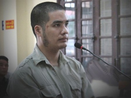 Hiếp dâm mẹ, chém con gái rồi ném người xuống hố sâu