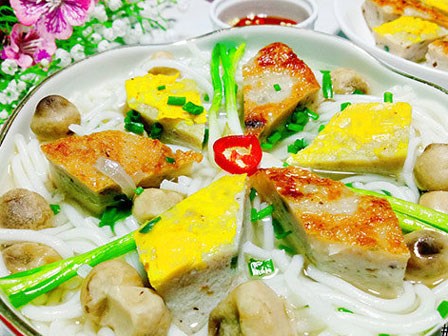 Bánh canh chả cá đậm đà, hấp dẫn cả nhà bởi vị thơm ngon