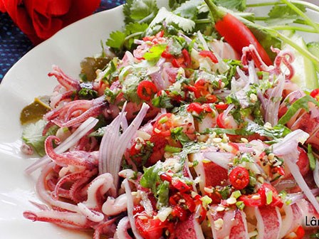 Cách làm mực hấp sả sốt mắm chanh không ăn nhanh là hết