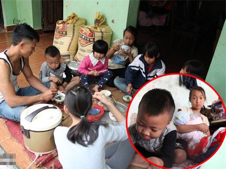 Mẹ 29 tuổi sinh 8 con: Chị 10 tuổi vất vả chăm sóc cả đàn em