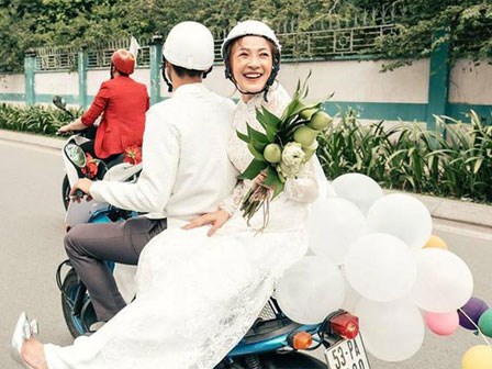 Đám cưới sau 9 năm yêu với màn rước dâu 