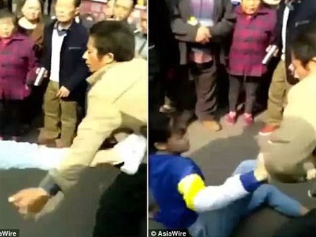 Bị bố mẹ tịch thu điện thoại, con gái một mực bỏ đi và