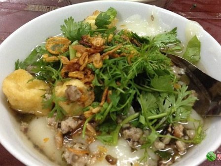 Điểm mặt hàng bánh đúc nóng siêu rẻ, ngon hết xảy khi trời lạnh