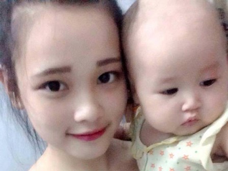 Đi làm về chồng thẫn thờ hay tin vợ cùng con gái 8 tháng tuổi mất tích