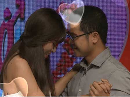 Cặp đôi suýt hôn trên sân khấu Bạn muốn hẹn hò đã ngừng tìm hiểu sau 4 tháng