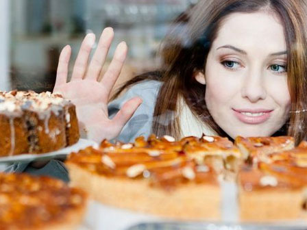 Clip cuộc hội ngộ của 2 cụ ông gần trăm tuổi: Ông vào nhà, tôi pha sữa cho-1