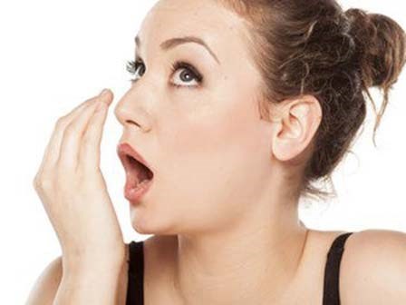 Chẩn đoán ung thư phổi qua… mùi hơi thở