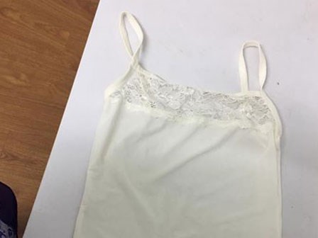 Vui tay dọn nhà cho bạn trai, cô nàng hóa 