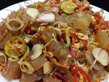 Vợ làm gân bò ngâm kiểu Thái giòn ngon thế này, đảm bảo chồng sẽ mê tít