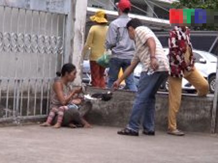 Thông tin mới nhất về vụ lạm dụng trẻ em để xin tiền tiêm chích ma túy gây phẫn nộ