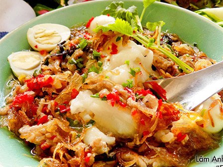 Bánh đúc thịt nóng bỏng lưỡi ngày gió mùa