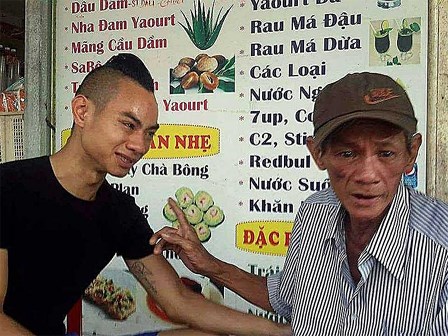Anh em ruột làm con nuôi ở Pháp về Việt Nam tìm mẹ