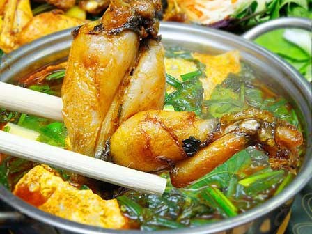 Cuối tuần làm lẩu ếch sa tế cay nồng, đậm đà chuẩn vị ngày đông về