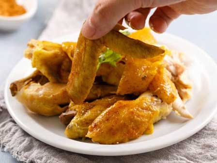 Gà nướng muối nóng hổi, thơm phức cho cuối tuần