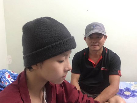 Hoàn cảnh nghiệt ngã của người đàn ông có con gái mắc ung thư xương, vợ mất vì u hạch