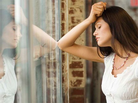 Vợ đau đớn một mình đi bỏ thai, chồng không quan tâm hỏi han còn nói một câu chết điếng