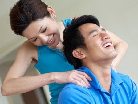 Không cần luôn miệng nói yêu chỉ cần làm những điều này, vợ nào cũng khiến chồng mê tít