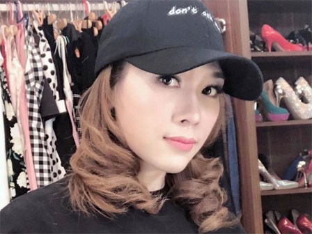 Hiếm hoi lắm người hâm mộ mới có dịp ngó nghiêng tủ đồ của Mỹ Tâm