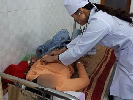 Cô công nhân nhiễm HIV vì