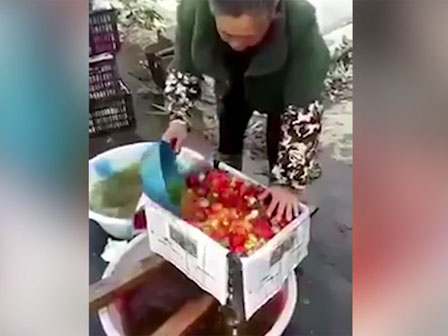 Kinh hãi gia vị tần gà trộn cát, xi măng, ngâm tẩm chất độc chết người-1