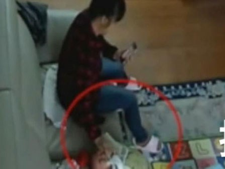 Tin tưởng bảo mẫu thật thà, bố mẹ yên tâm giao phó con, ai ngờ khiến con suýt chết