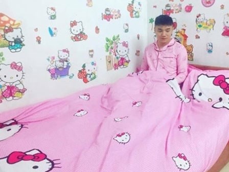 Nam sinh được mệnh danh 'Hồng công chúa' vì quá thích Hello Kitty