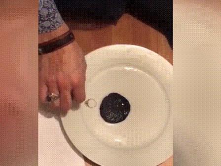 Xôn xao video tế bào ung thư