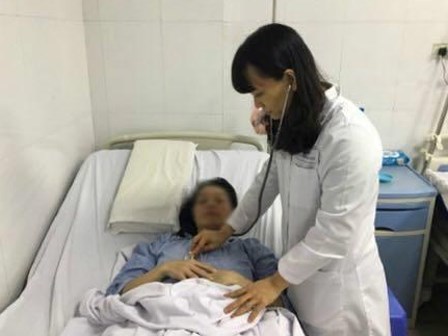 Kỳ lạ người phụ nữ mang thai 7 tuần trong lá lách