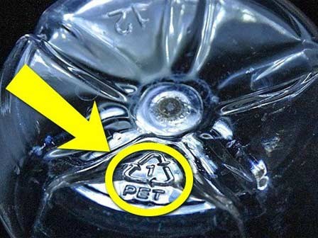 Sự thật gây sốc về nước đóng chai nhiều người uống hàng ngày mà không biết