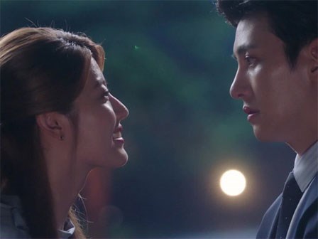 Sự thật đớn đau đằng sau quyết định ly hôn phũ phàng của cô vợ trẻ