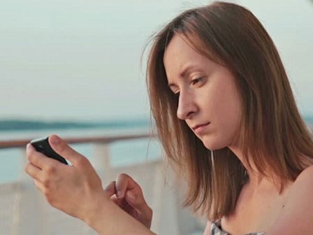 Chồng tôi không hề biết anh ấy đang ngoại tình với chính vợ mình