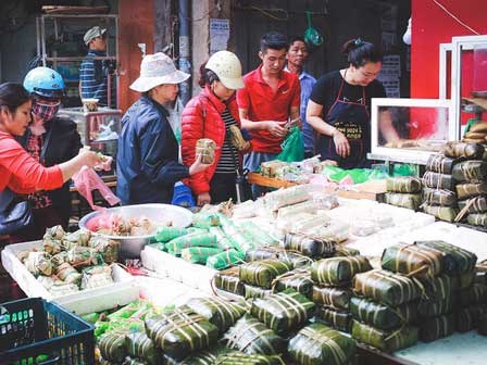 Tháng Chạp sát nút, ai mong đến Tết mặc ai, hội các bà nội trợ ôn lại kỷ niệm sợ Tết hãi hồn