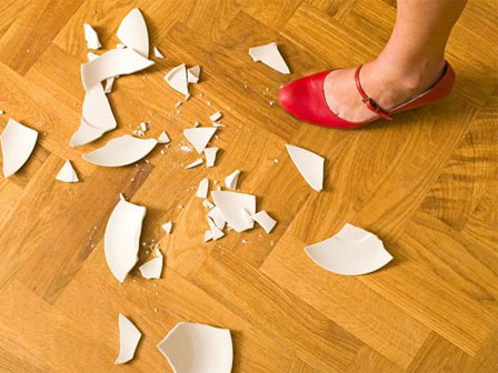 Cạn lời với cô gái rửa rau bằng xà phòng, dân mạng hùa vào trêu chọc: Sao không cho vào máy giặt quay luôn?”-1