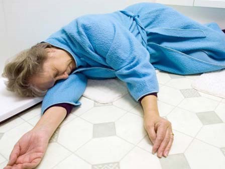 Trời rét đậm kéo dài nhiều người bị đột quỵ: Nhớ 3 điều này để cứu người trong tích tắc