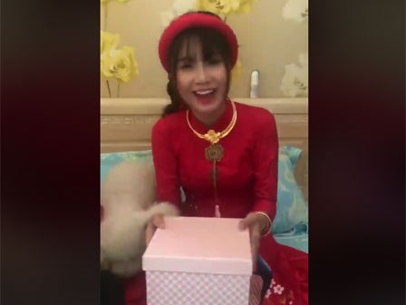 Màn mừng cưới bạn thân siêu ngầu