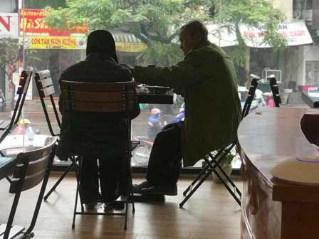 Cụ bà 70 tuổi đi thử váy cưới khiến dân mạng xôn xao và sự thật bất ngờ-3