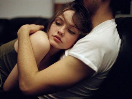 Nỗi khổ của lão chồng đêm nào cũng bị vợ khều và chỉ ước vợ tắt điện toàn thành phố”-2