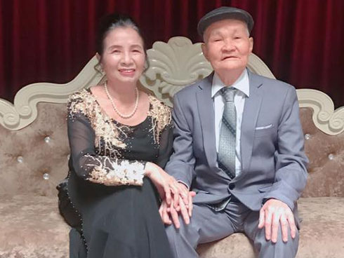 Cụ ông 86 tuổi ngày nào cũng ngồi ăn cơm bên di ảnh người vợ đã khuất-3