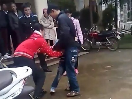 Người mẹ trong vụ bé gái khóc thét khi mẹ quay về đón sau 6 năm: 