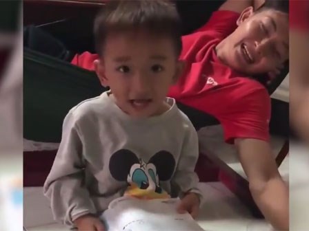 Dùng cả thanh xuân để đánh vần