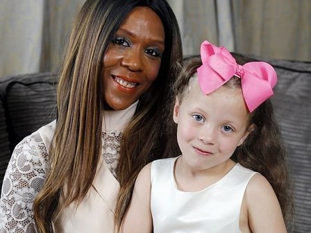 Mẹ da màu sinh con da trắng: Sự thật khiến nhiều người phải ngỡ ngàng