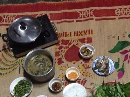 Khoe bữa ăn nhà bạn trai đãi lần đầu ra mắt với giọng lấp lửng, cô nàng bất ngờ bị chị em mắng xối xả