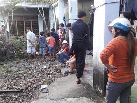 Thấy mùi hôi thối bốc ra từ căn nhà ở Sài Gòn, người dân phá cửa thì phát hiện cụ bà tử vong trong tư thế ngồi-3