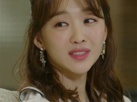 Chàng thư sinh đẹp trai giàu có khiến tôi sợ “vỡ mật” phải giả vờ nghe điện thoại để chuồn đẹp