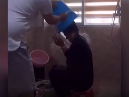 Vợ chồng troll nhau: Nhà ngập tiếng cười, nạn nhân tràn căm hận