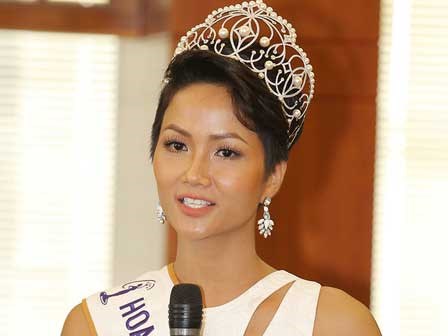 Bất ngờ trước giọng hát ngọt ngào Tân Hoa hậu Hoàn vũ 2017 H'Hen Niê khi hát