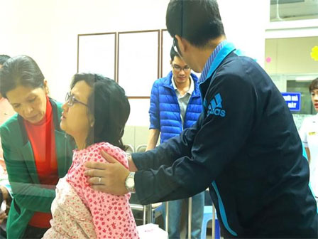 Gặp sự cố khi tiêm thuốc đẻ không đau, bà mẹ đã phải trải qua ca sinh mổ khẩn cấp không thể quên-5