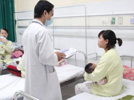 Hà Nội rét đậm kéo dài, nhiều trẻ bị liệt mặt, méo mồm, tiêu chảy nhập viện