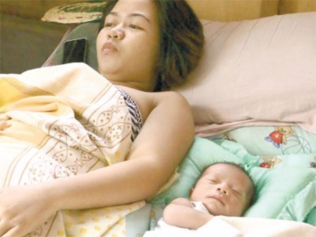 Tai nạn khủng khiếp khi đẻ mổ: Bác sĩ cắt trúng bàng quang sản phụ, rạch vào má thai nhi